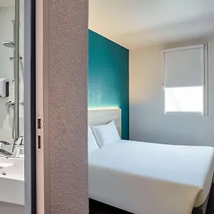 https://hotelf1-thonon-les-bains-est.hotels-rhonealpes.com